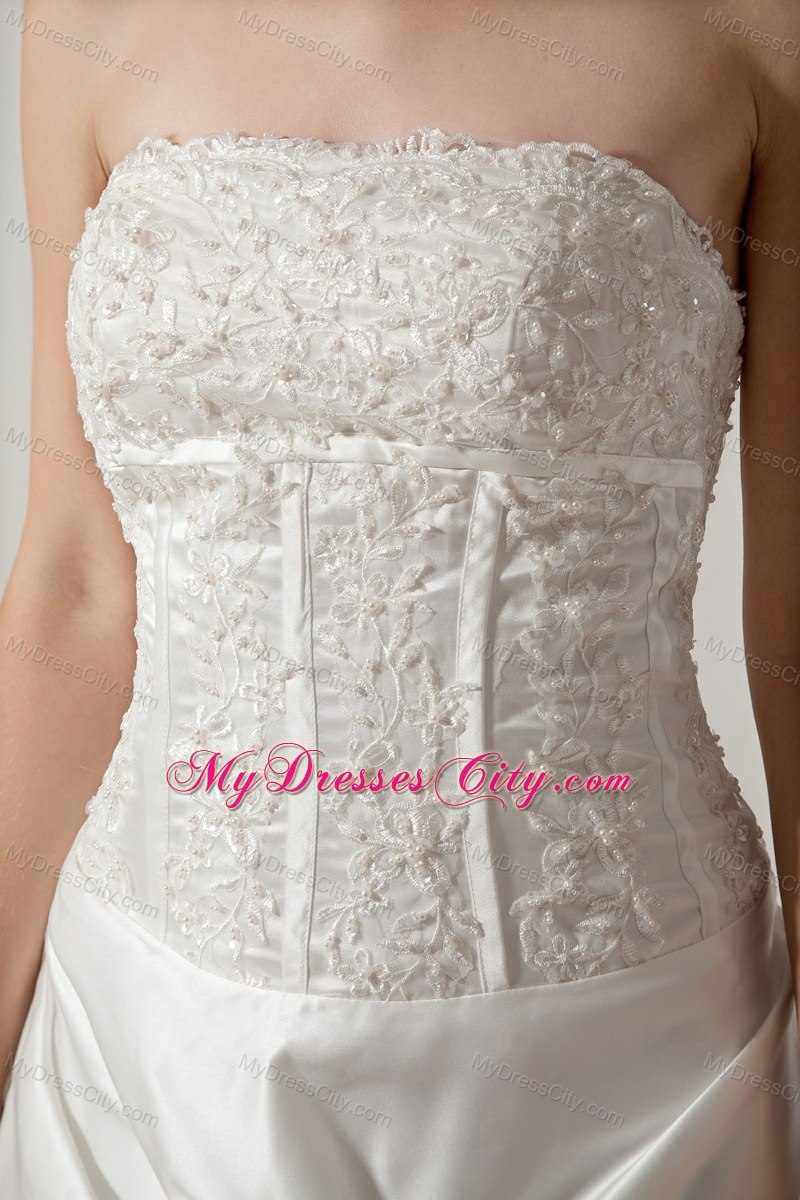 Chapel Train Taffeta Wedding Dress with Appliques and Pick-ups