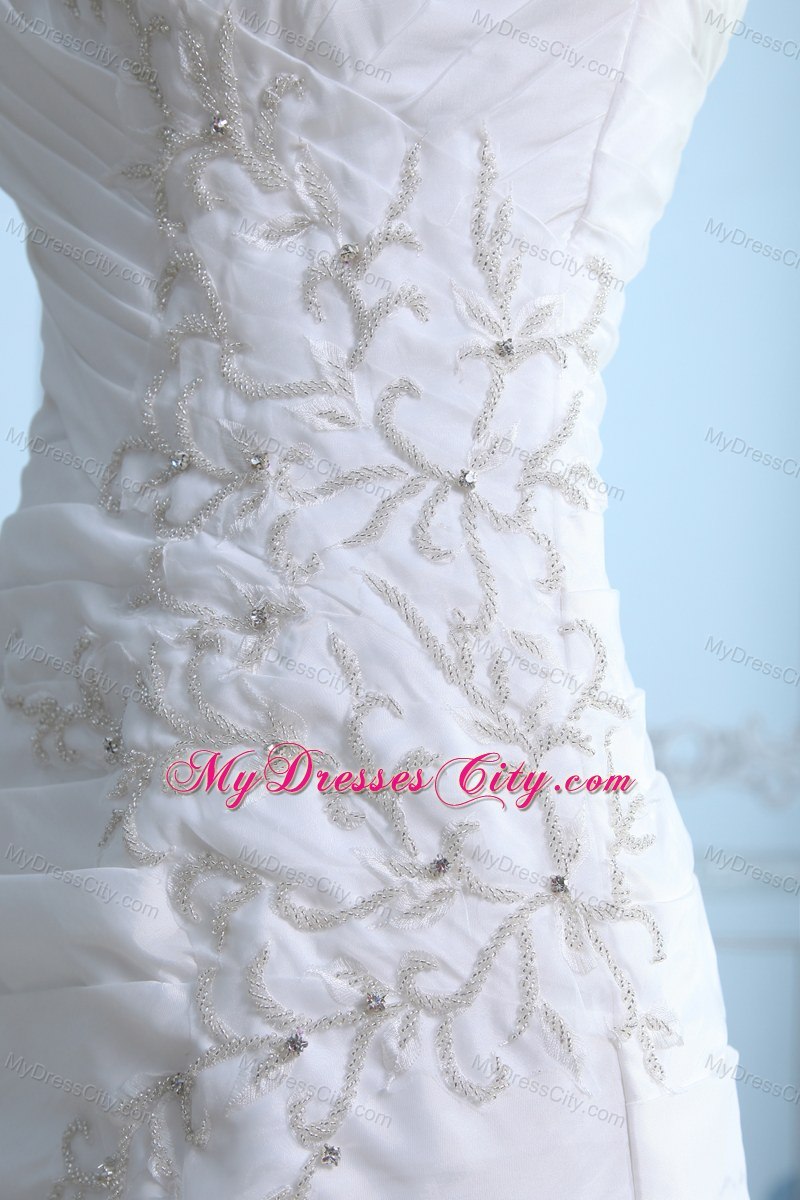 2013 Beautiful V-neck Ruches and Appliques Wedding Dress