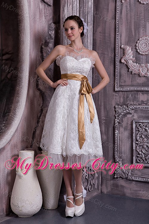 2013 A-line Sweetheart Lace Short Wedding Gowns with Sash