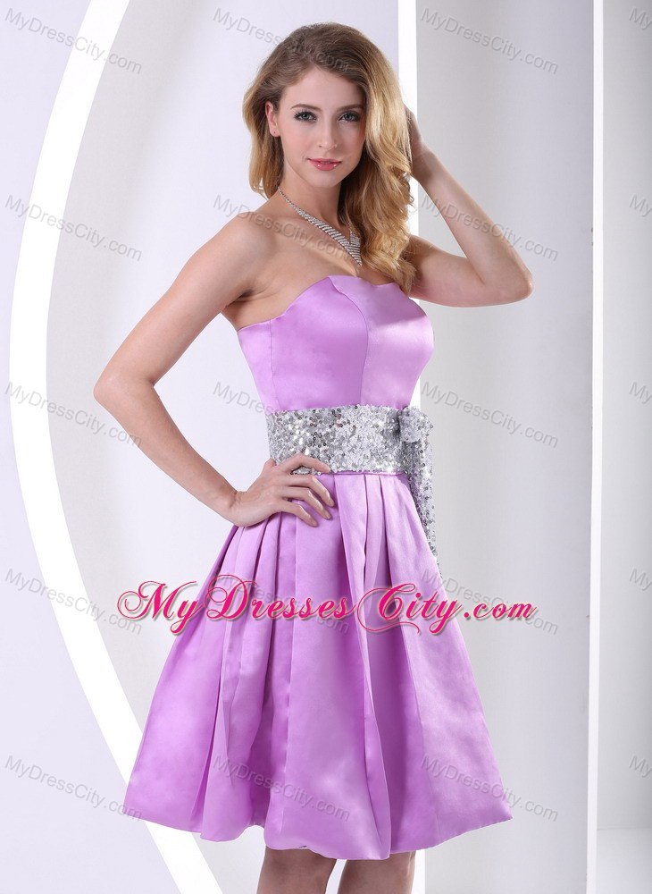 Knee-length Light Purple Bridesmaid Dress With Sequins Decorated Sash