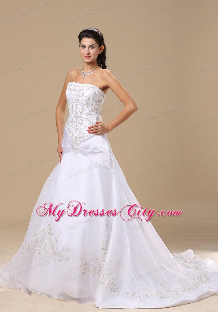 Embroidery Decorated Organza and Taffeta Chapel Train Wedding Dress