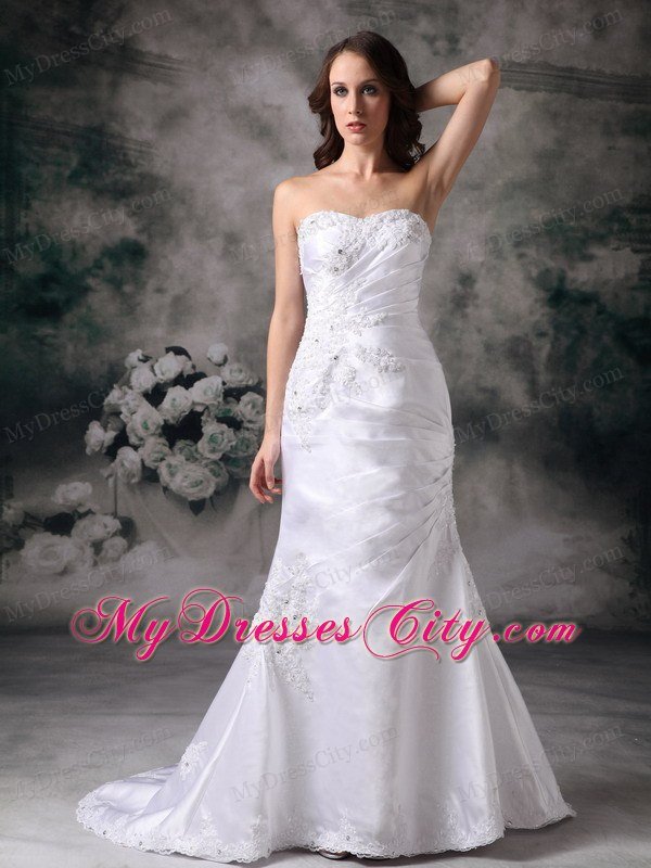 Column Brush Train Appliques Decorated Satin Dress for Wedding