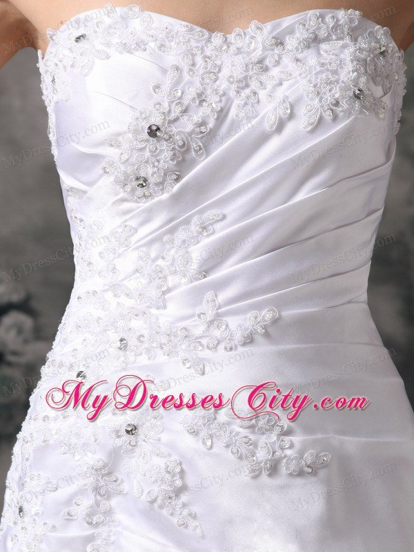 Column Brush Train Appliques Decorated Satin Dress for Wedding