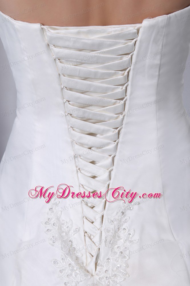Elegant Strapless Chapel Train Lace Appliques Church Wedding Dresses