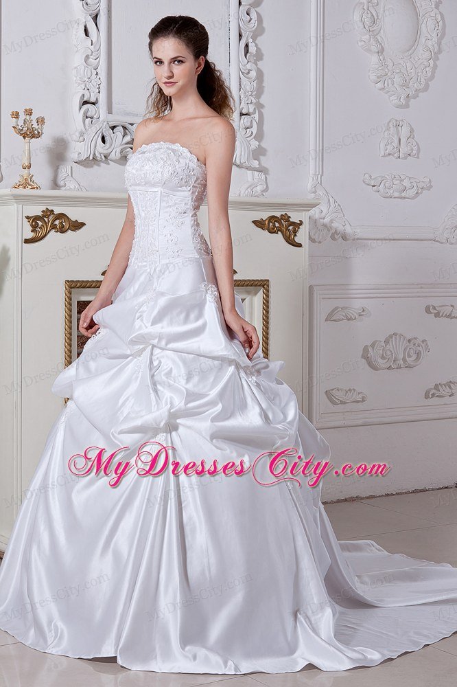Elegant Princess Strapless Lace Embroidery Garden Wedding Gowns