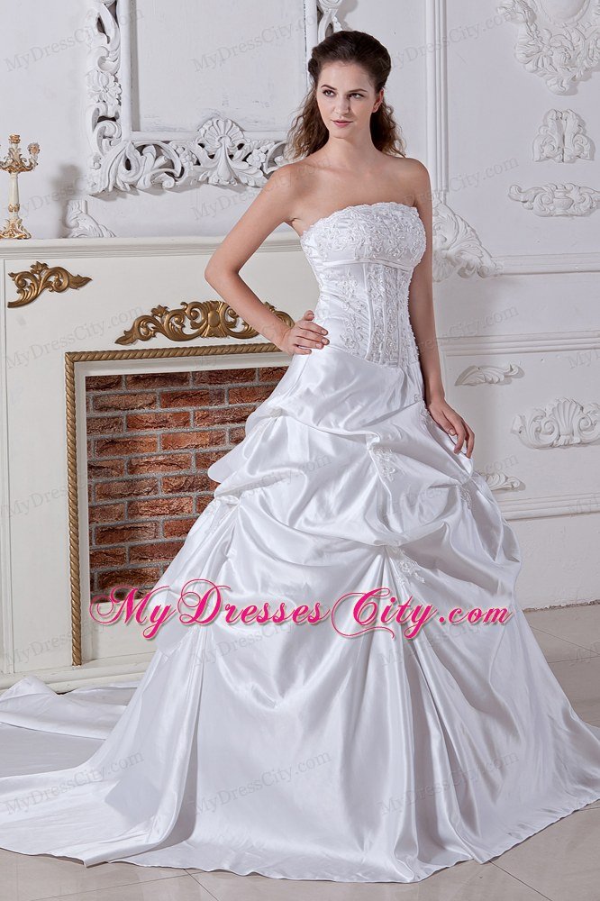 Elegant Princess Strapless Lace Embroidery Garden Wedding Gowns