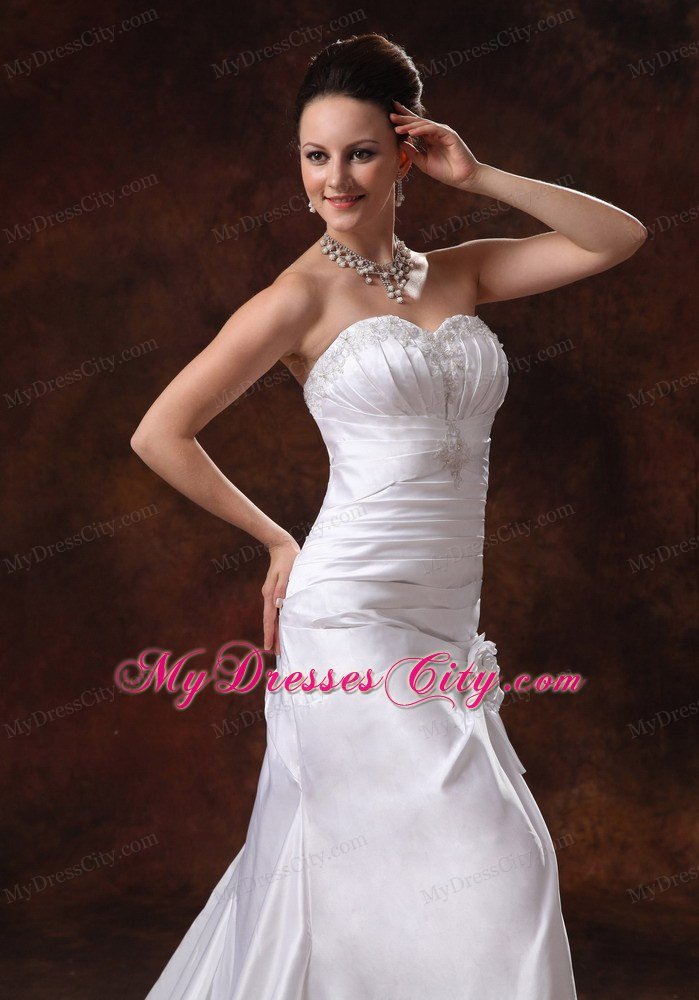 Customized Sweetheart Hand Flowers and Appliques Bridal Gown