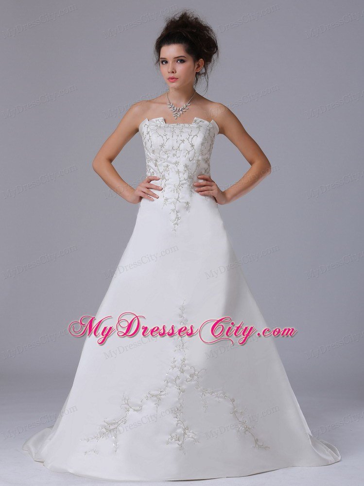 Exquisite Long Strapless Embroidery Brush A-Line Wedding Dress