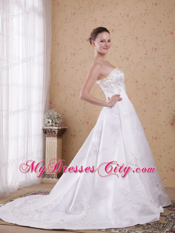 Embroidery Pearl White Strapless Court Train Wedding Gown