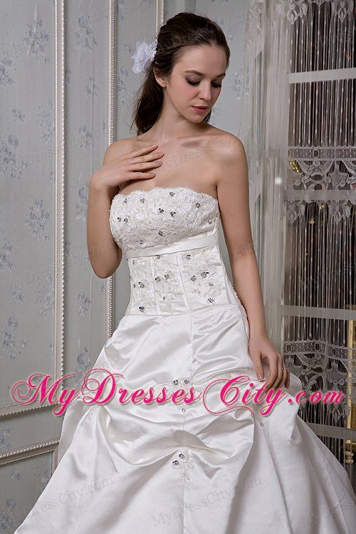 Strapless Appliques and Beading Luxurious Wedding Dress for Church