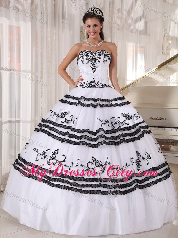 White and Black Sweetheart Tulle Embroidery Sweet 15 Dresses