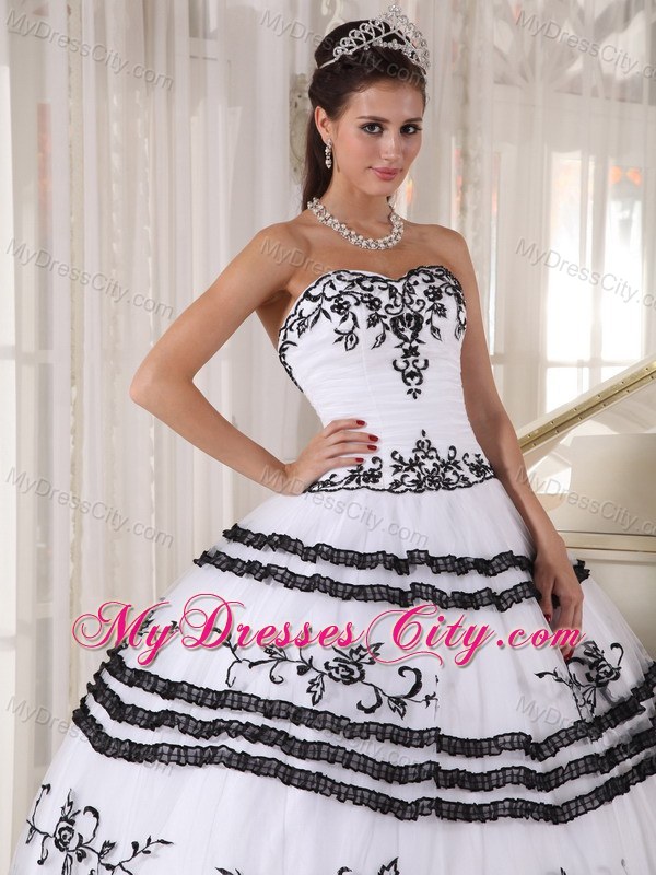 White and Black Sweetheart Tulle Embroidery Sweet 15 Dresses