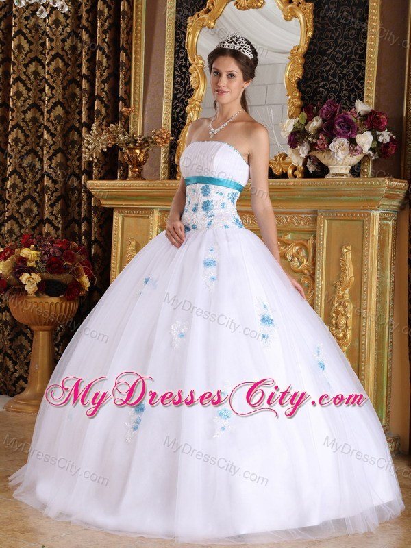 Appliques Strapless White Satin and Tulle Quinceanera Gowns