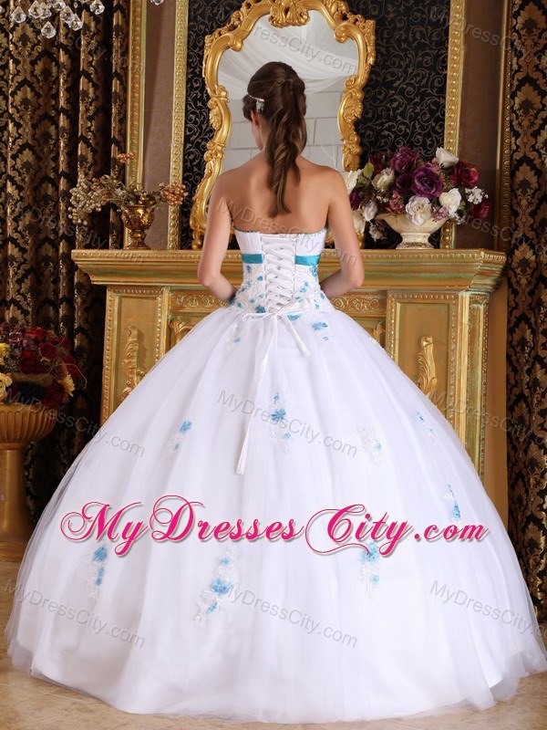 Appliques Strapless White Satin and Tulle Quinceanera Gowns