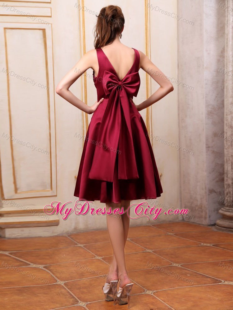 Knee-length V-neck Bowknot Maid of Honor Dress in Wine Red