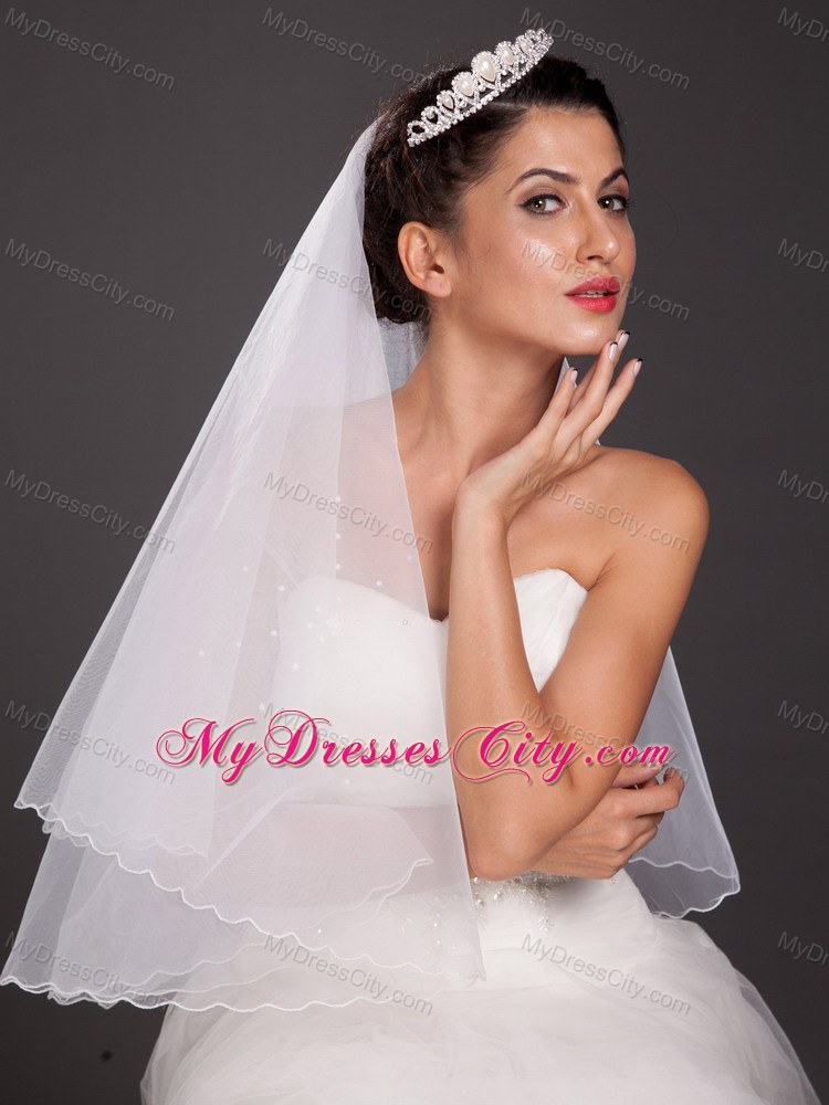 Lovely Tiara With Beading and Drop Pearl Decorate