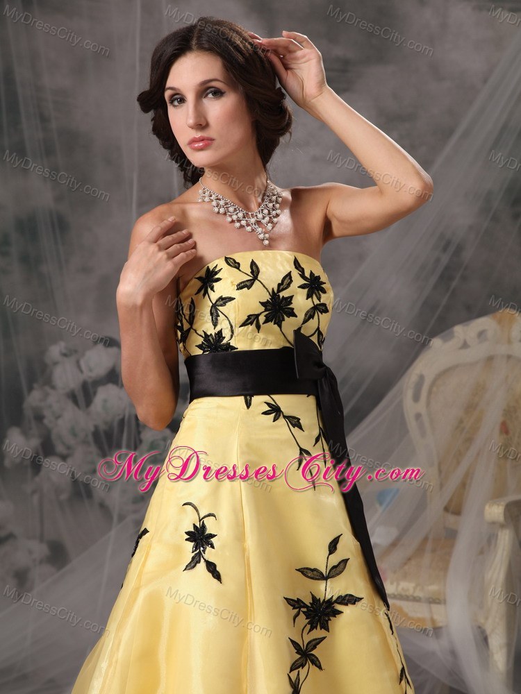Yellow And Black A-line Prom Dress Strapless Appliques