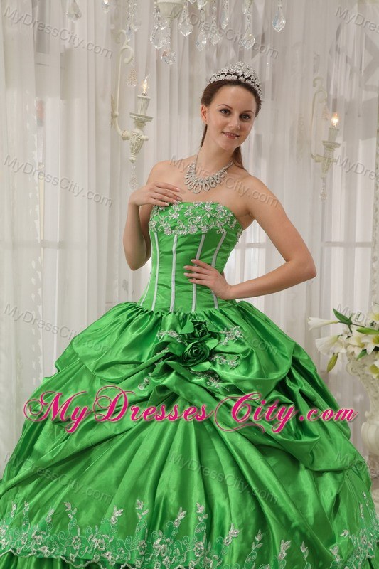 Spring Green Ball Gowns Strapless Taffeta Puffy Quinceanera Dress