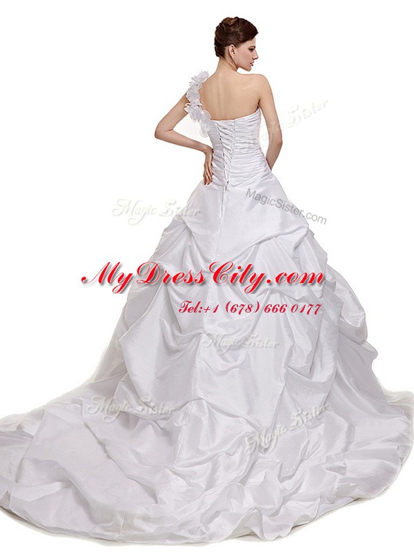 White Sleeveless With Train Ruching and Pick Ups Lace Up Wedding Dress
