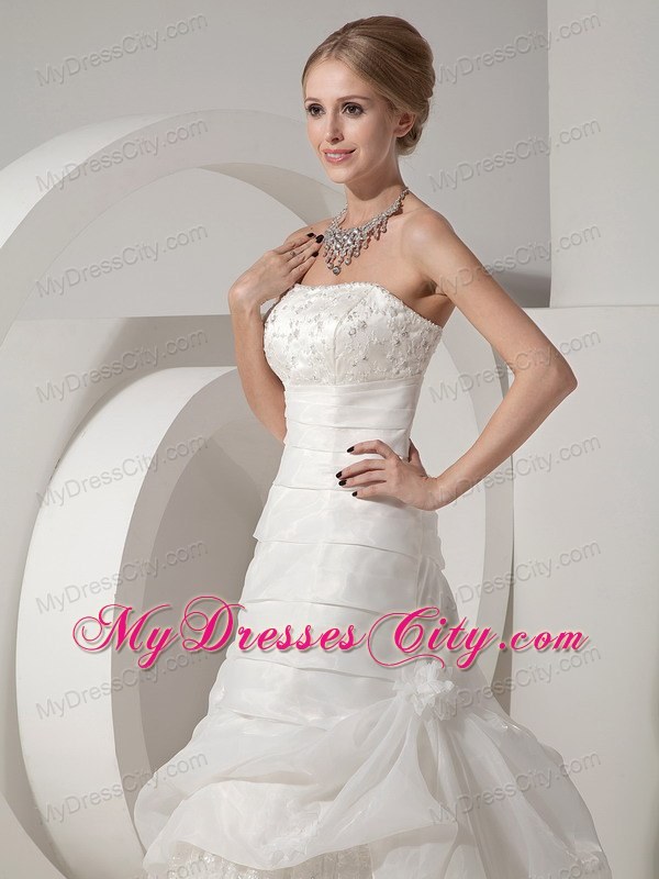 Chapel Train Organza and Lace Appliques Wedding Dress with Puck-ups