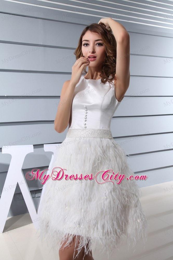 Amazing Scoop Knee-length Beaded and Feathered Bridal Gown Sleeveless