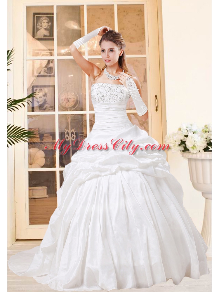 2015 Exquisite Ball Gown Wedding Dresses with Beading