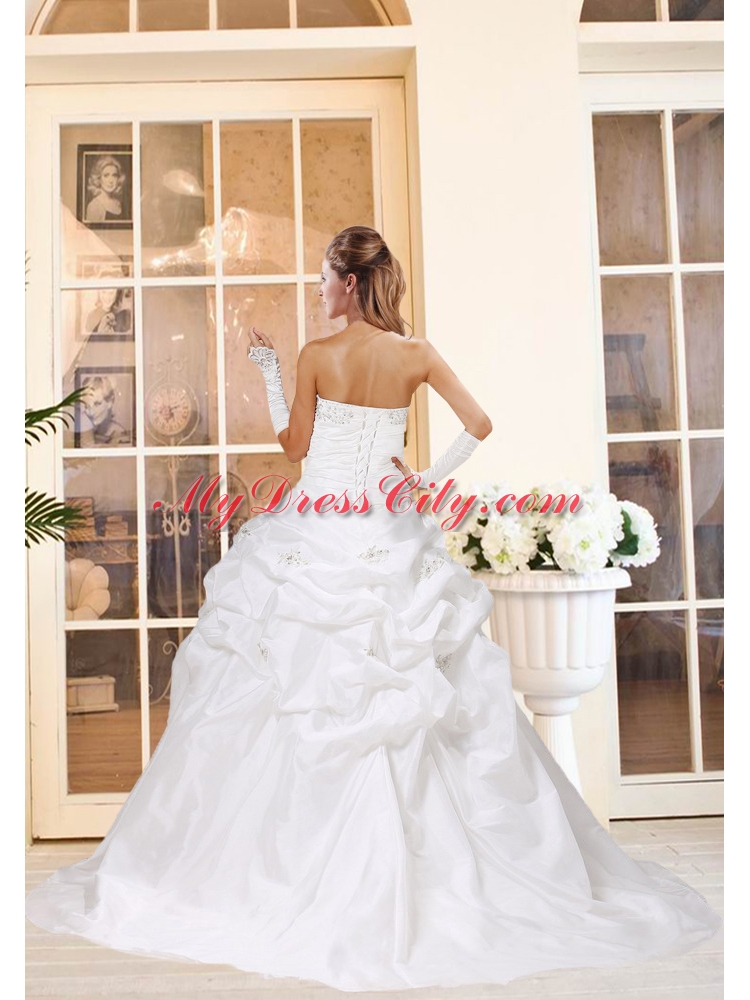 2015 Exquisite Ball Gown Wedding Dresses with Beading