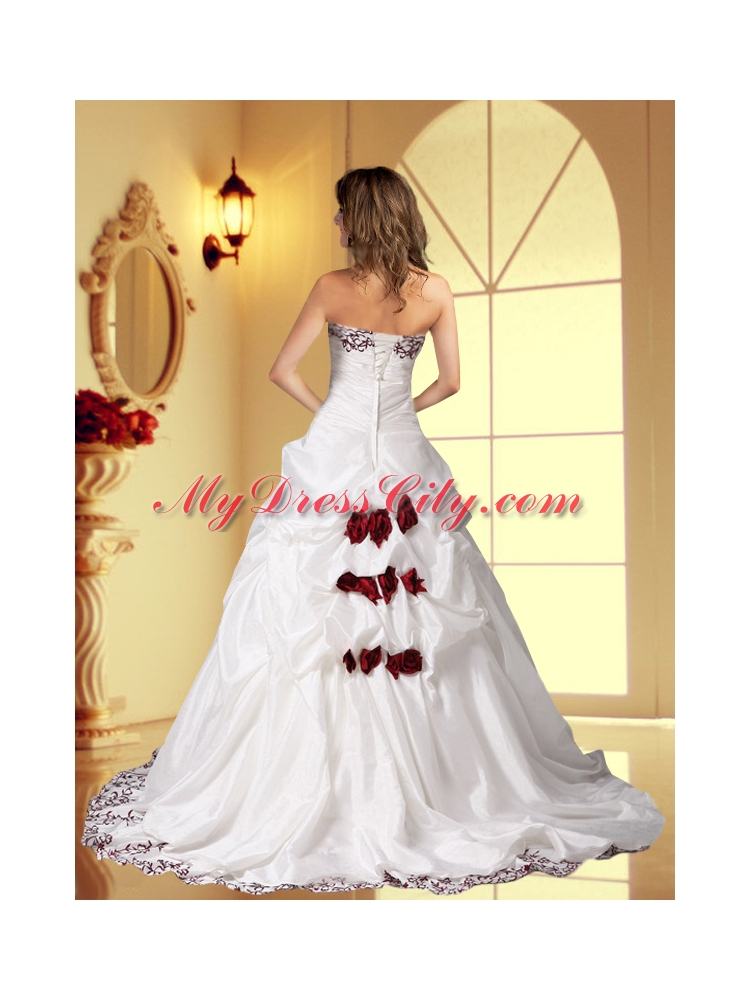 Elegant Ball Gown 2015 Sweetheart Brush Train Wedding Dress with Embroidery