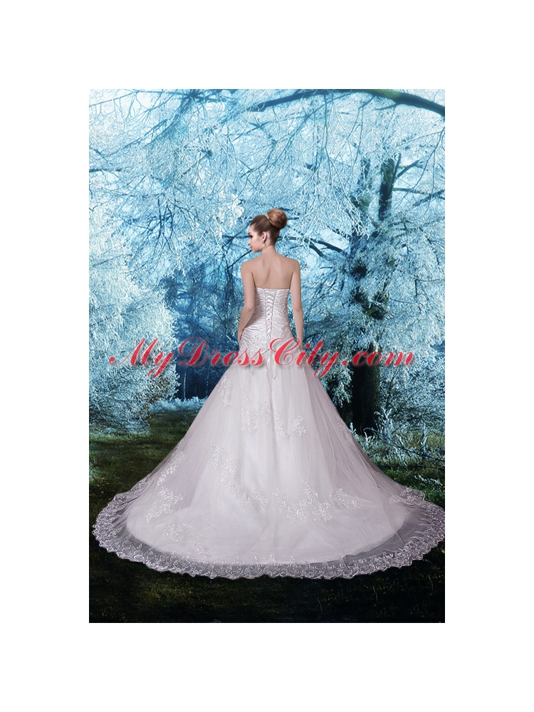 2015 Beautiful Strapless Chapel Train Lace Appliques Wedding Dresses