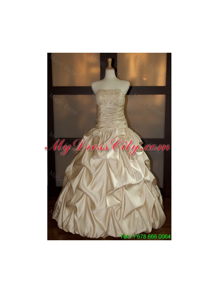 New Style Ball Gown Strapless Wedding Dresses with Beading and Pick Ups