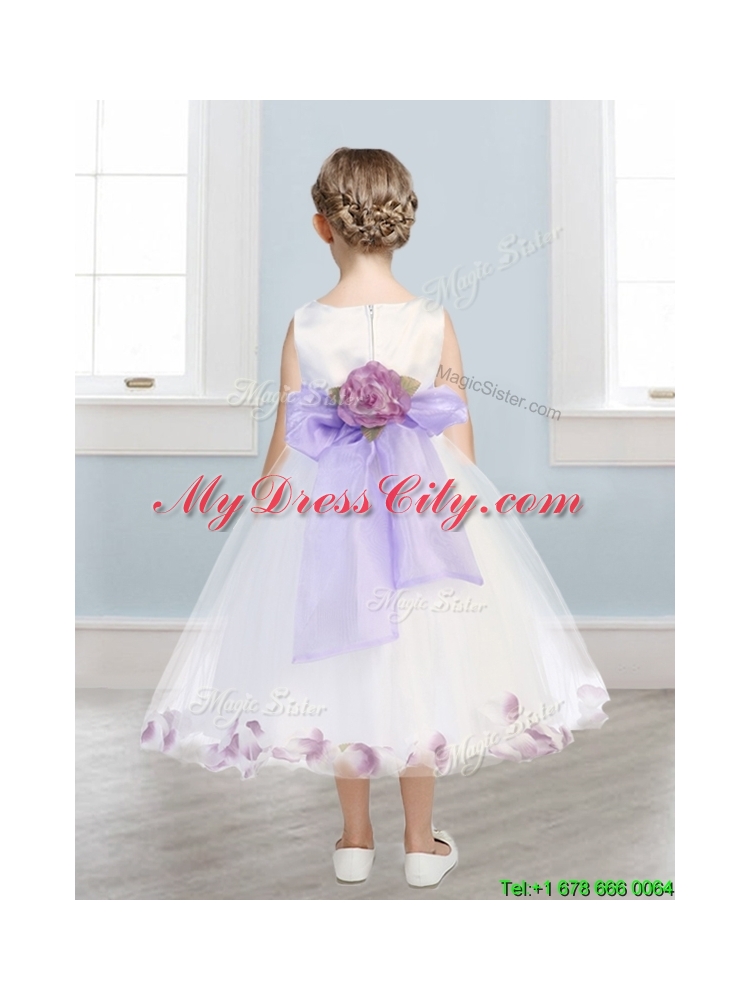 Fashionable Scoop Hand Made Flowers and Appliques Girls Party Dress in White
