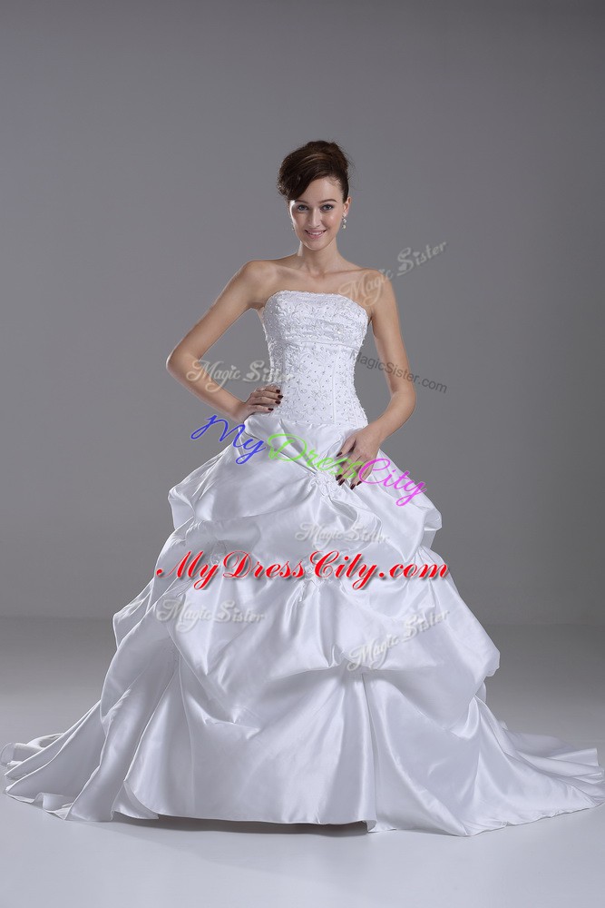 White Sleeveless Taffeta Brush Train Lace Up Wedding Gown for Wedding Party
