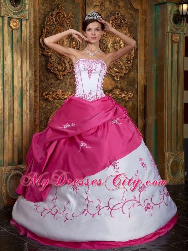 Fuchsia Ball Gown Strapless Embroidery Appliques Quinceanera Dress