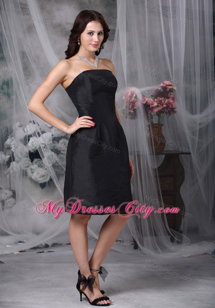 Simple Black A-line Strapless Knee-length Ruched Maternity Bridesmaid Dress