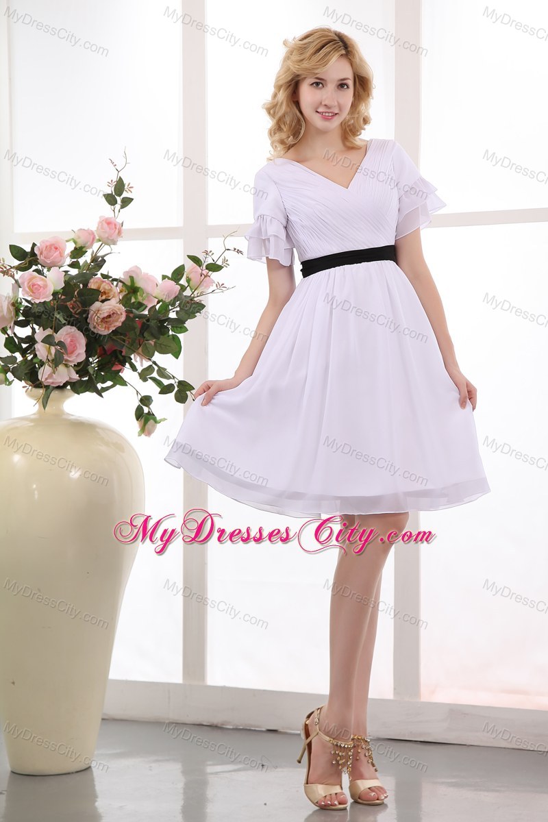 Simple White A-line Mini-length Chiffon Ruched V-neck Dresses For Bridesmaid