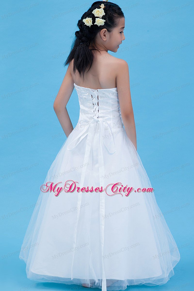 2013 Sweetheart Floor-length Appliques Decorate Flower Girl Dress in Tulle