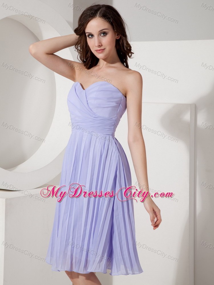 Lilac Chiffon Pleats Ruching Sweetheart Short Dama Dress for Quinceaneras