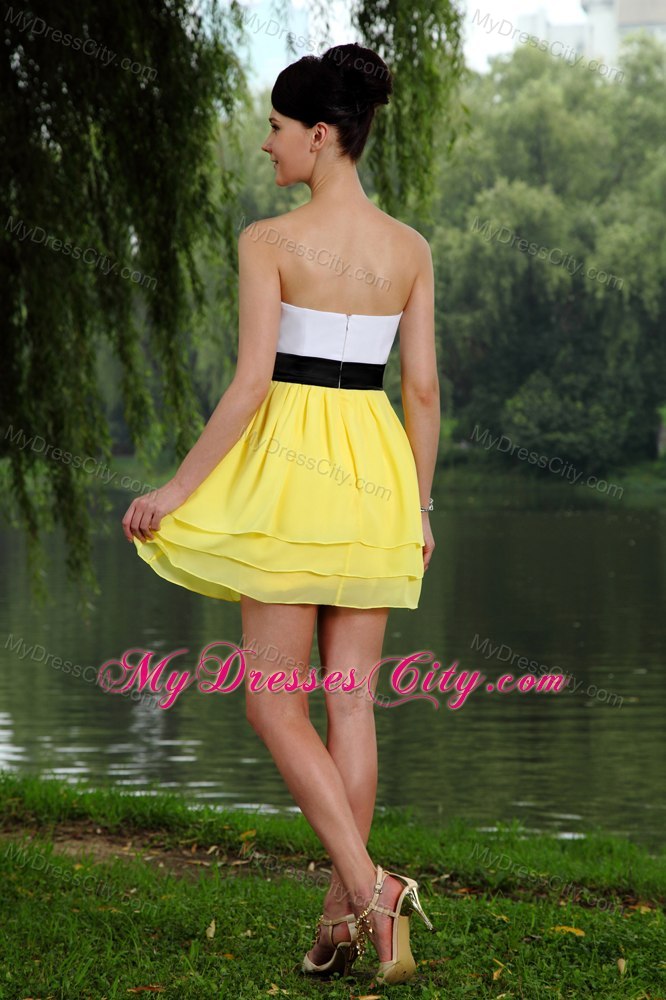 Mini-length Chiffon Yellow and White 15 Dresses for Damas with Black Sash