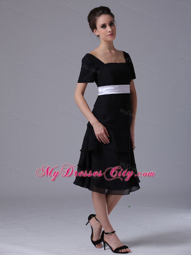 Short Sleeves Layers Black Mother Bride Dress with White Sash
