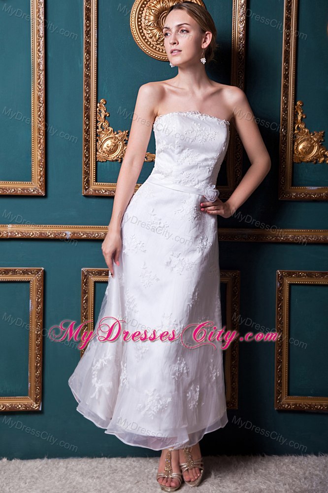 Modest Column Strapless Ankle-length Appliques Wedding Dress