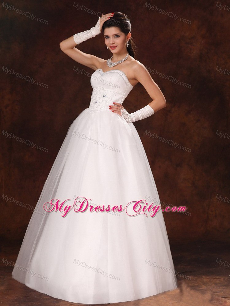 Jeweled Neckline Sweetheart Garden Wedding Dress with Beaded