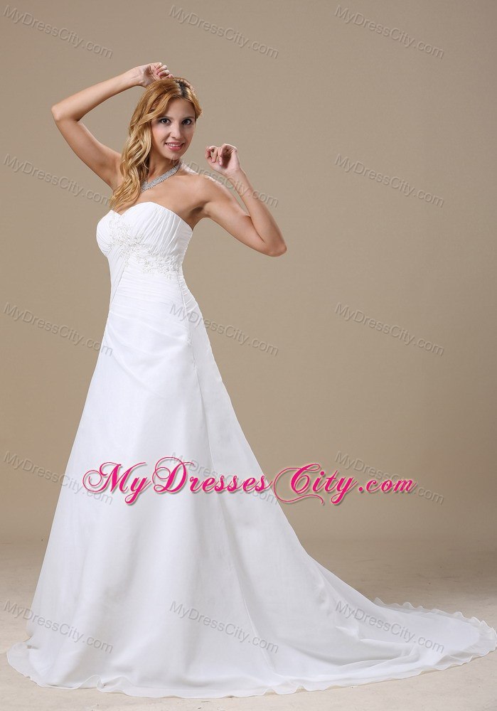 Ruched Bodice and Appliques Sweetheart Chiffon Bridal Dress