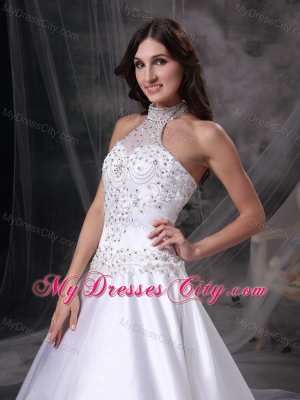 Embroidery with Beading for Chapel Train Wedding Dress with Sheer Halter