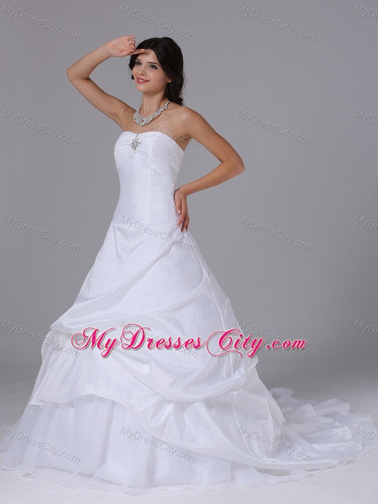 Fashionable Strapless Wedding Dress with Hand Made Flowers