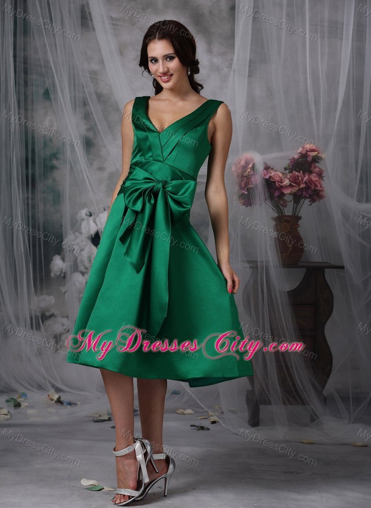 Green Knee-length V-neck Maid of Honor Dress with Satin Bowknot ...