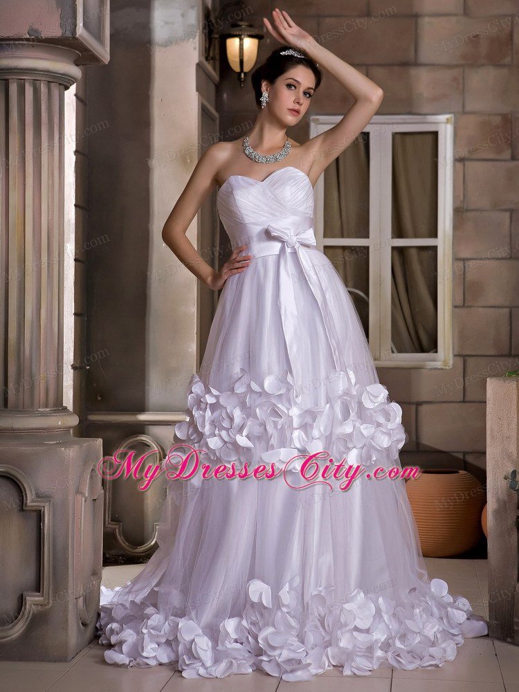 Sweetheart Petal Decorate Sweep Train Wedding Dress with Bow