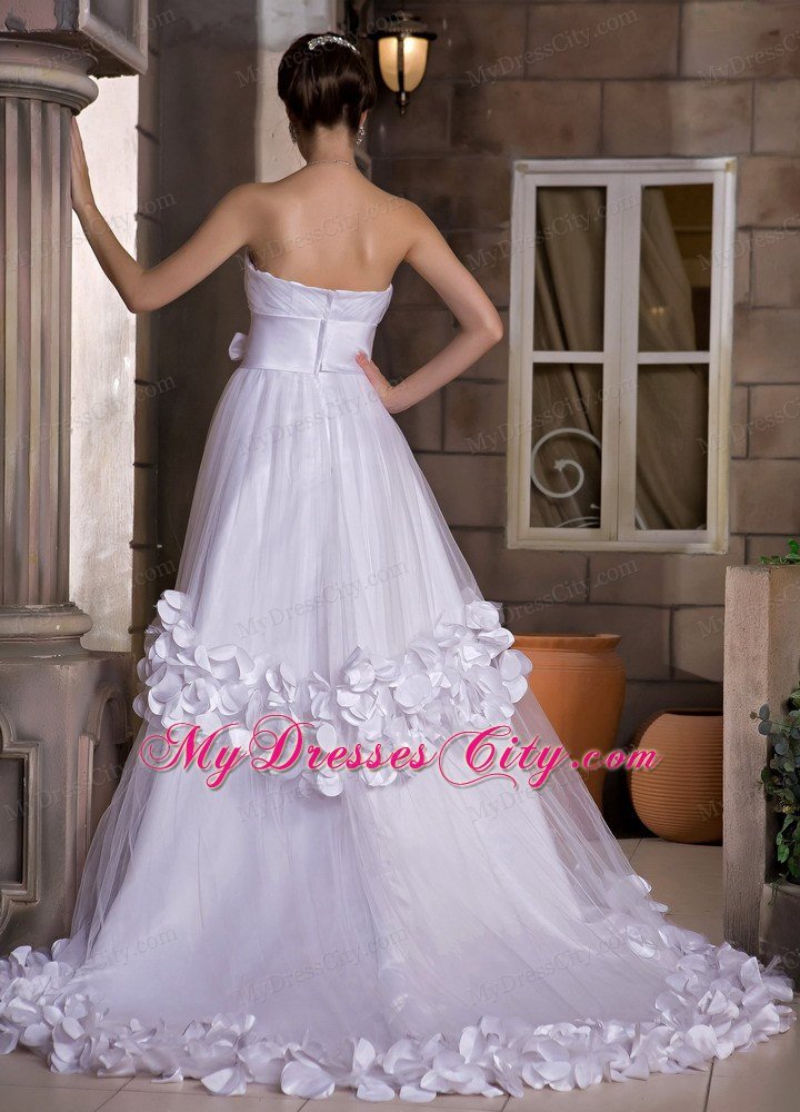 Sweetheart Petal Decorate Sweep Train Wedding Dress with Bow