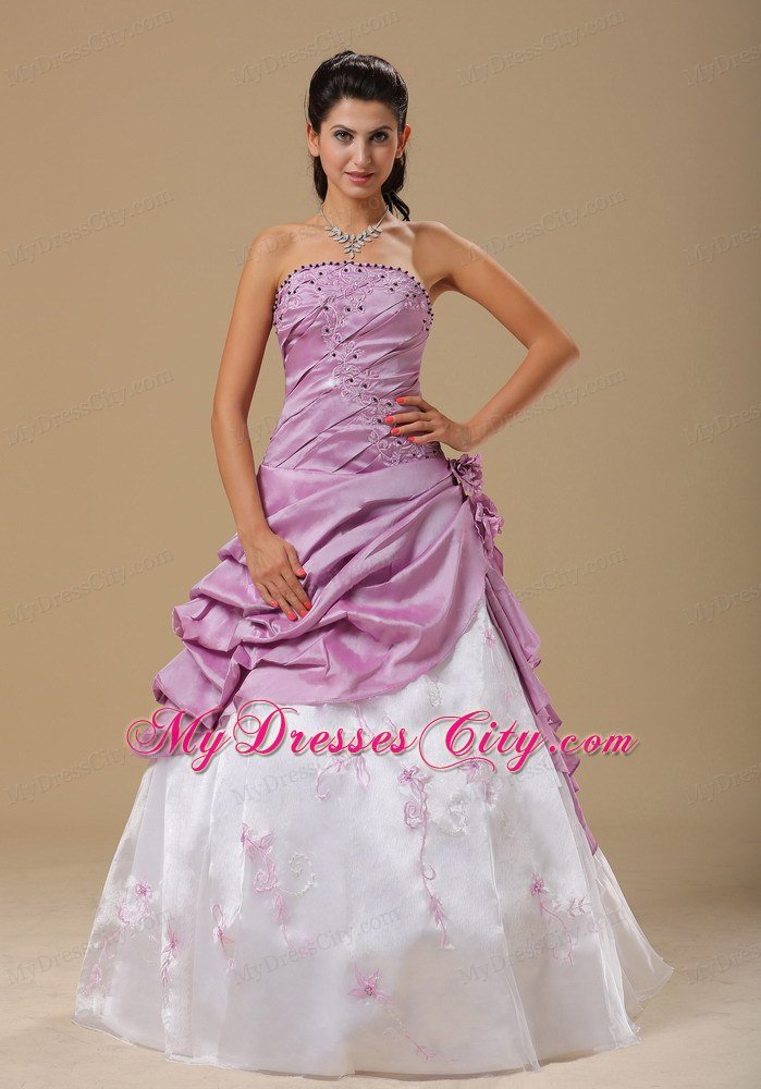 Hot Sale Embroidery with Beading Lavender and White Prom Gowns