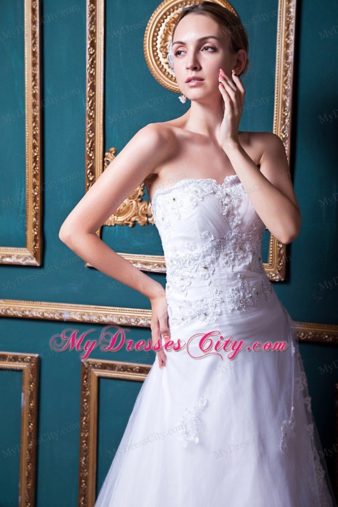 2013 Formal A-line Taffeta Wedding Dress with Tulle Appliques