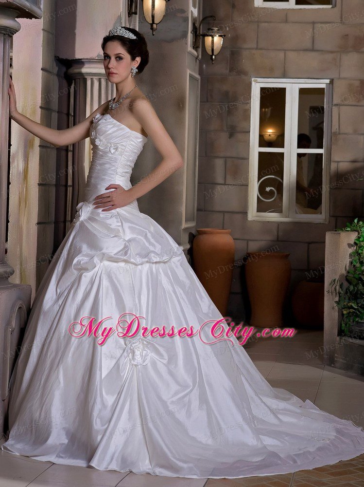 Sweetheart Hand-Made Flowers Ruched Bodice Wedding Gown